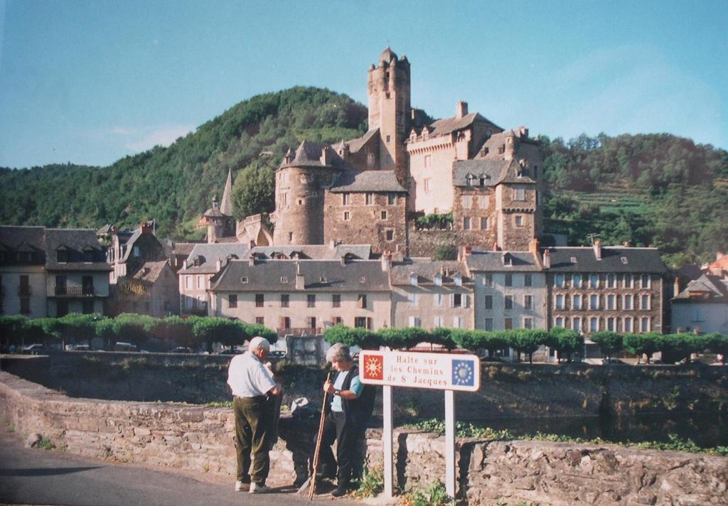 Hotel Restaurant Aux Armes D'Estaing - Kb Hotel Group Exterior foto